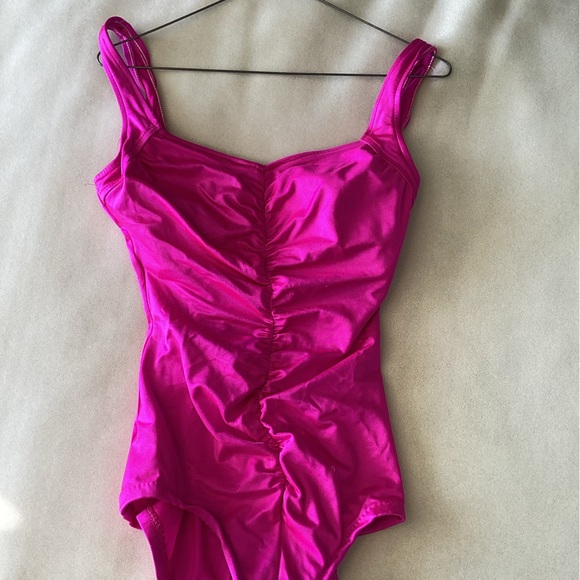 Women’s bathing suit - Picture 1 of 2